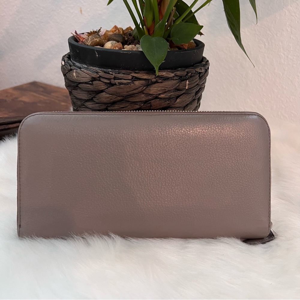 Prada long wallet - Picture 2 of 12